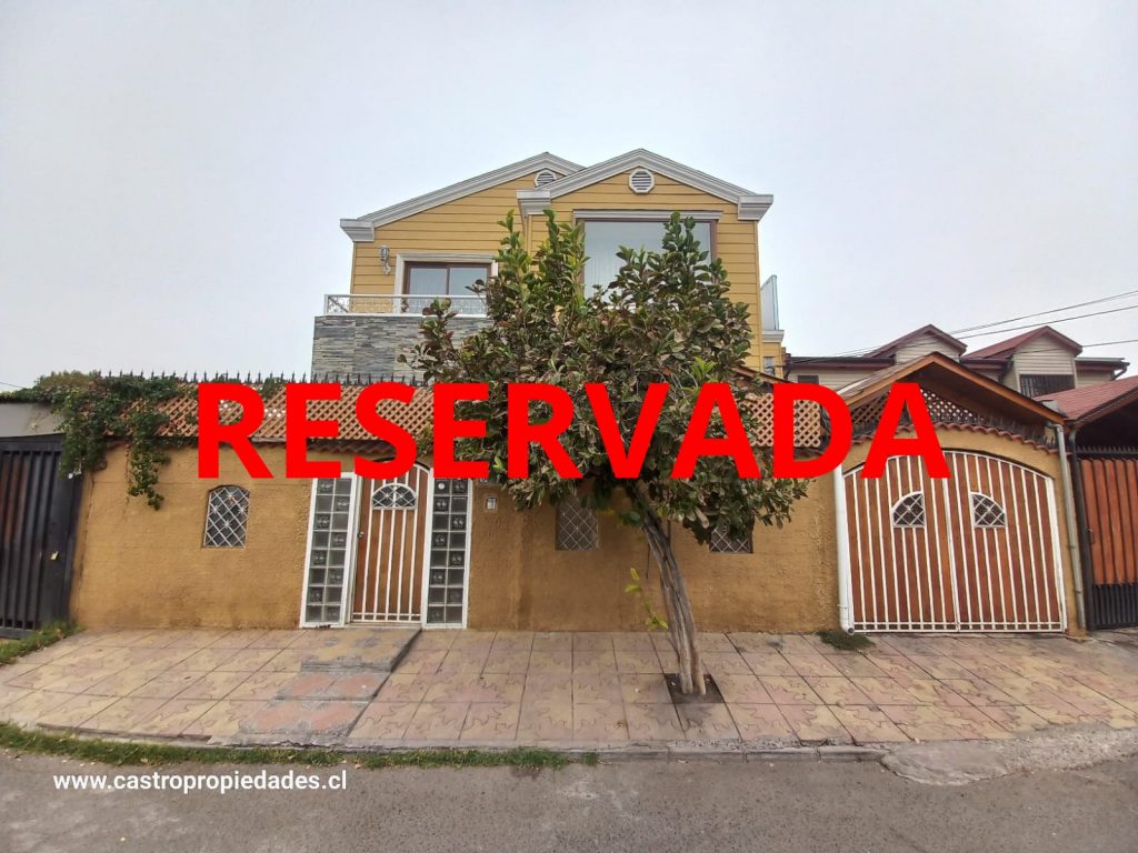 Espectacular Casa de Dos Pisos con 4 Dormitorios, 3 Baños, Villa Los Cantaros, Comuna de Quilicura.