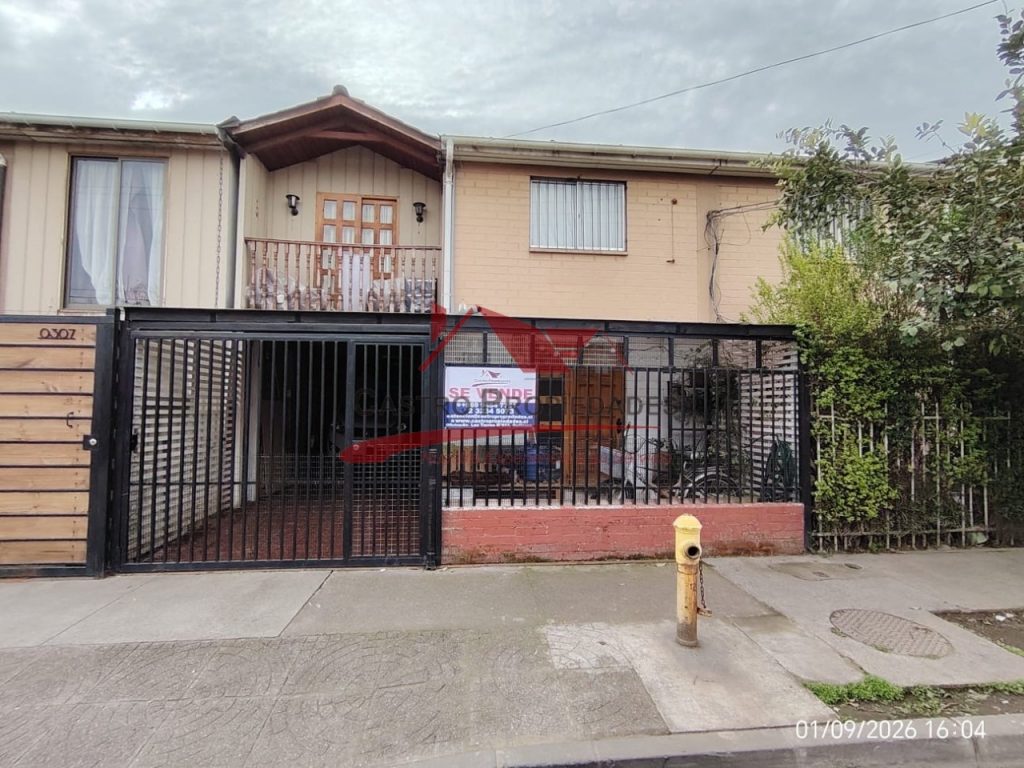 Casa de Dos Pisos Ampliada con 3 Dormitorios, 2 Baños, Villa Los Molinos 4, Comuna de Quilicura.