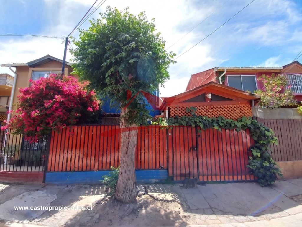 Casa de Dos Pisos con 2 Dormitorios, 2 Baños, Villa Valle Nevado 5 Comuna San Bernardo.